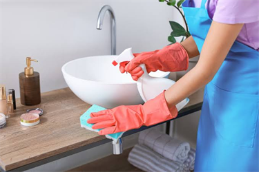 DEEP BATHROOM CLEANING